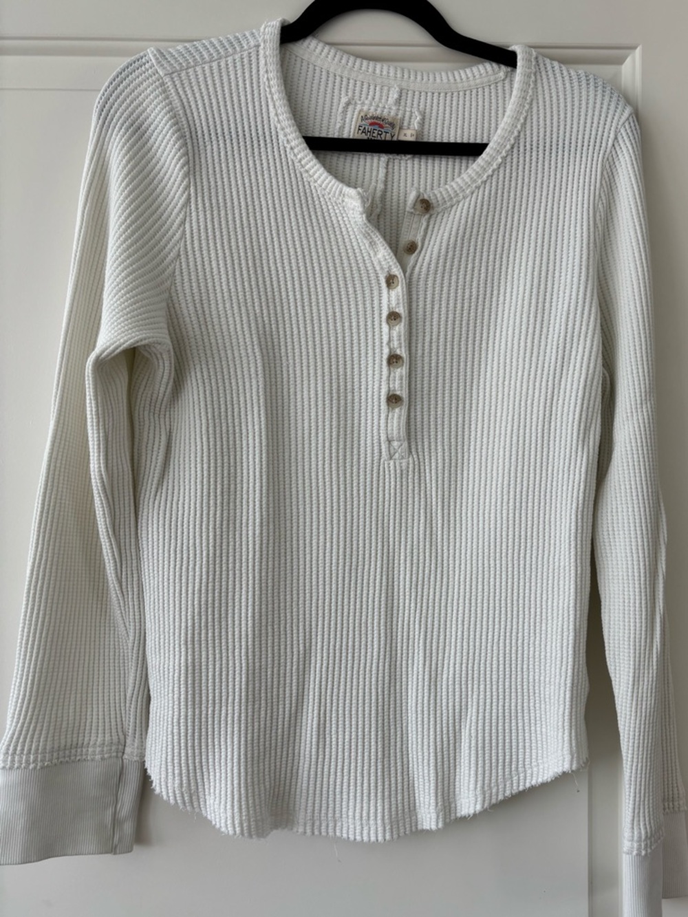 Faherty Legend Apres Waffle Henley Size XL in Egret